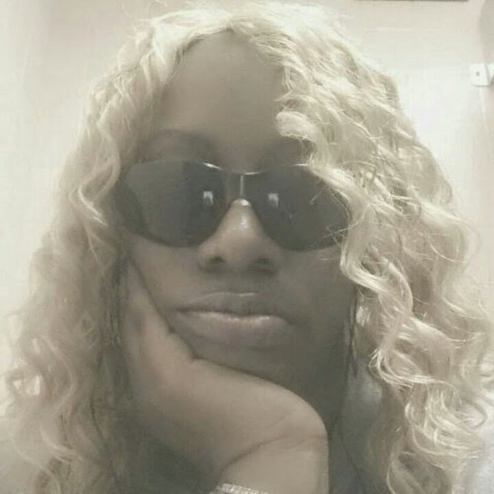 Meet your Posher, Latasha
